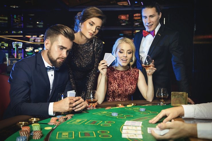 Slot game paytable display explaining symbol values and payline structures